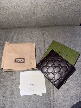 Gucci GG Emblem Bi-Fold Wallet – Brown | Authentic | Brand New